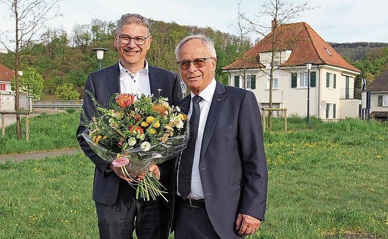 Übergabe: Der scheidende Verwaltungsratspräsident Alex Kummer (rechts) und sein Nachfolger Andreas Büttiker. Foto: Tobias Gfeller