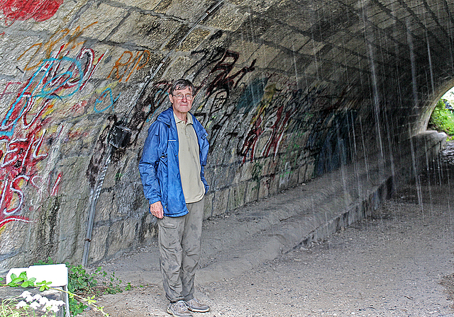 Exkursion mit Anton Schaffhauser: Dieser Tunnel aus dem Jahre 1880 neben dem Aescher Bahnhof gehörte einst zum
