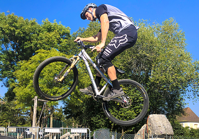 Beliebt: Der Pumptrack lockt bereits jetzt Besucher an– am Samstag ist offizielle Eröffnung.  Foto: ZVG