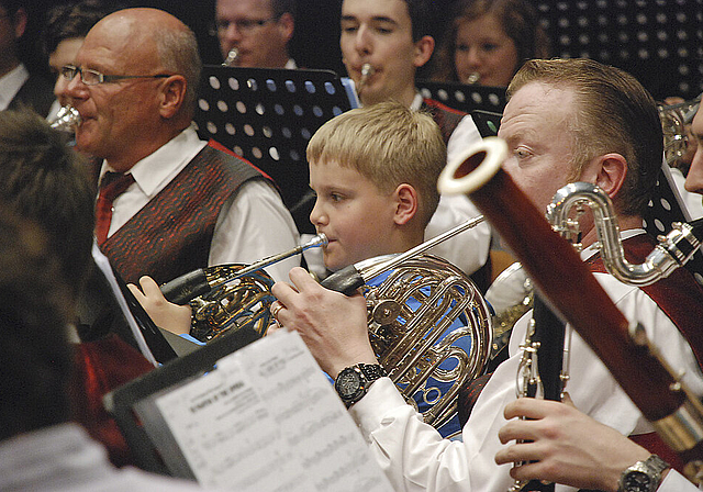 Zusammen gehts besser: Beim «Phantom of the Opera» wurde generationenübergreifend musiziert.  Foto: Thomas Brunnschweiler