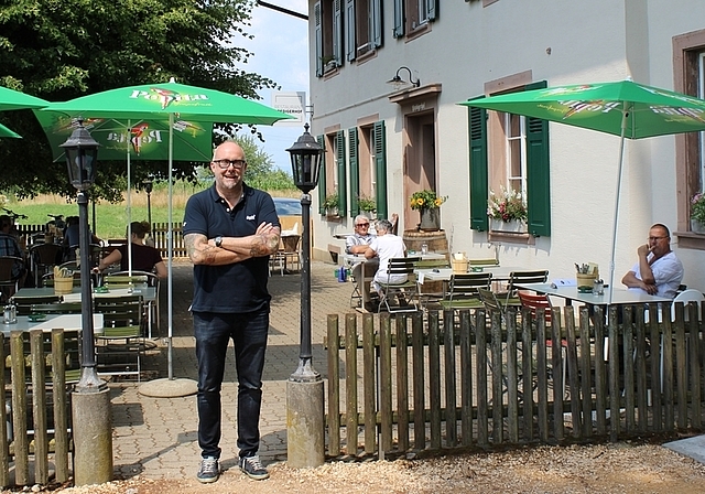 Predigerhof-Gastgeber: Tom Wiederkehr liegt ein wertschätzender Umgang mit Lebensmitteln am Herzen.  Foto: Caspar Reimer