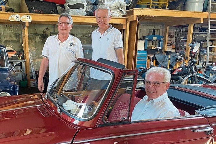 Initianten mit Benzin im Blut: OK-Präsident Martin Wolf (hinten links), Donald Wunderlin (hinten rechts) und Martin Huber. Foto: Léonie Müller-Haller