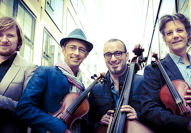 Vier, die es grooven lassen (v. l.): «Helvetic Fiddlers», Andy Gabriel, Patrick Stocker, Fabian Müller und Andy Schaub.   Foto: zVG