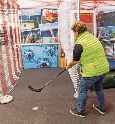 Treffsicher: Bei Cordag musste der Ball genau sitzen – dann gab’s etwas zu gewinnen. Foto: CLaudia Schreiber