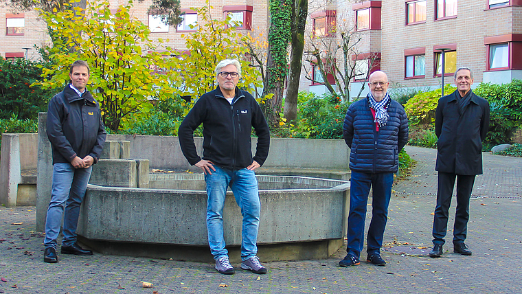 Zeigen sich besorgt über die Pläne (v.l.): Christian Schüpbach, Ignaz Furger, Bernhard Schärer, Bruno Delz, Anwohner von
