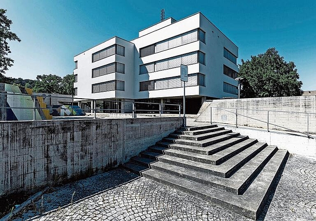 Konflikt entbrannt: Die Sekundarschule Reinach – hier der Standort Bachmatten – steht bald ohne die komplette bisherige Schulleitung da. Foto: Kenneth Nars