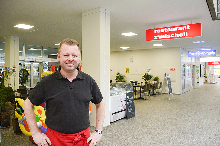 Zog vor Gericht: Ugur Karaca, seit Juli 2011 Wirt im Restaurant «z Mischeli».  Foto: Heiner Leuthardt