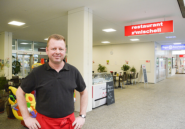 Zog vor Gericht: Ugur Karaca, seit Juli 2011 Wirt im Restaurant «z Mischeli».  Foto: Heiner Leuthardt