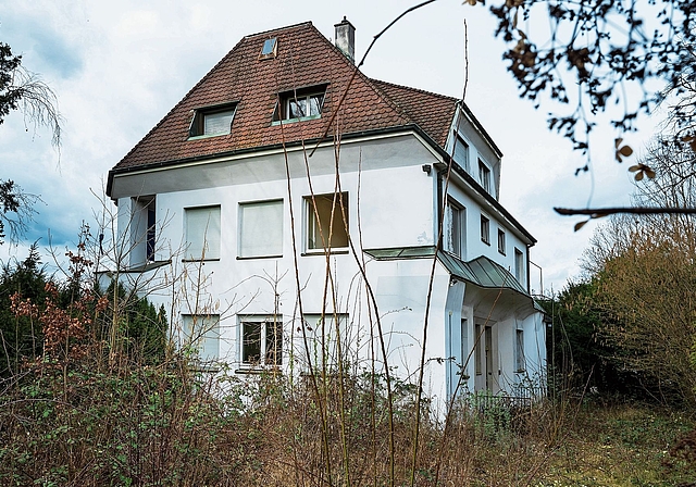 Darf abgerissen werden: Die Villa Kaelin in Arlesheim löst eine Grundsatzdebatteüber das Erbe der anthroposophischen Baukultur aus. Foto: Kenneth Nars