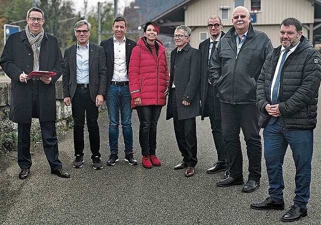 Mitglieder des «Komitees N18 Basel-Jura»: (v.l.) Martin Dätwyler, Landrat und Direktor der Handelskammer beider Basel; Landrat Franz Meyer; Nationalrat Christian Imark; Nationalrätin Sandra Sollberger; Andreas Hänggi, Präsident Industrieverband