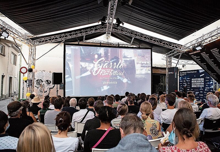 Für einmal nicht in der Stadt, sondern im Schwimmbad: Das Gässli Film Festival ist am Sonntag in der Badi Aesch zu Gast. 
