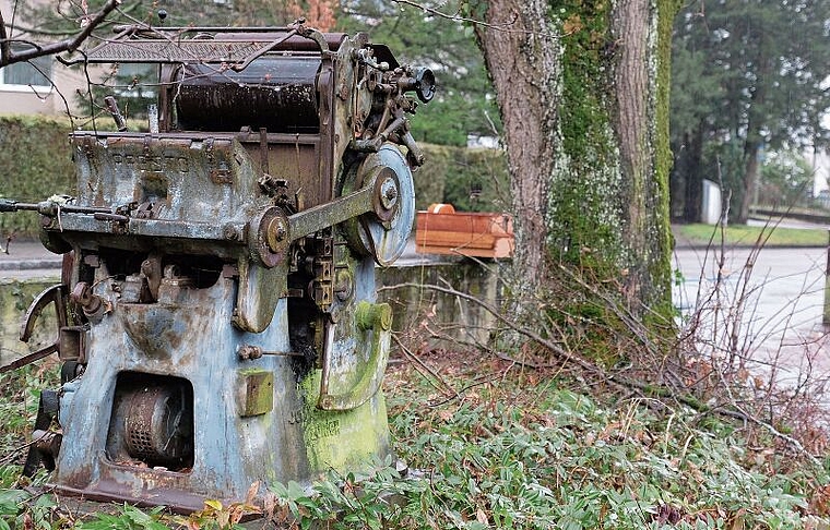 Vom Gebrauchsgegenstand zum Objet trouvé: Die Drucktiegelpresse von J. F. Gietz &amp; Co.muss bis zum 21.Februar einen neuen Besitzer gefunden haben – sonst wird sie verschrottet. Foto: Thomas Brunnschweiler