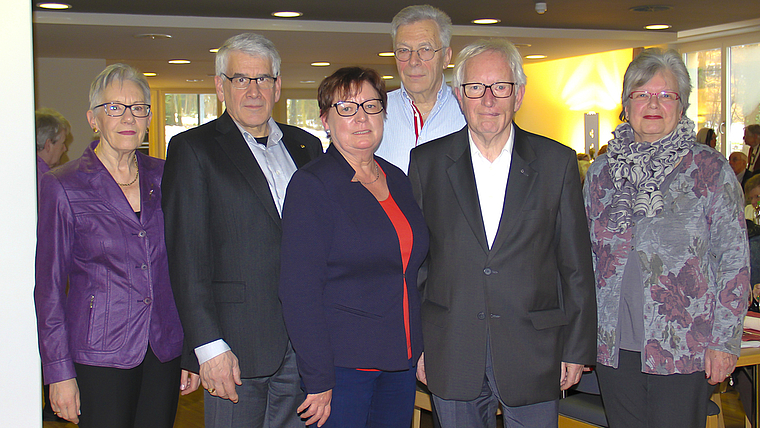 Der neue Vorstand des Seniorenvereins (v. l.): Marie-Louise Rebmann, Francise Zehnder, Margrit Schärer, Bernhard Zwicky, Toni Fritschi und Vreni Zwicky.  Foto: Tobias Gfeller