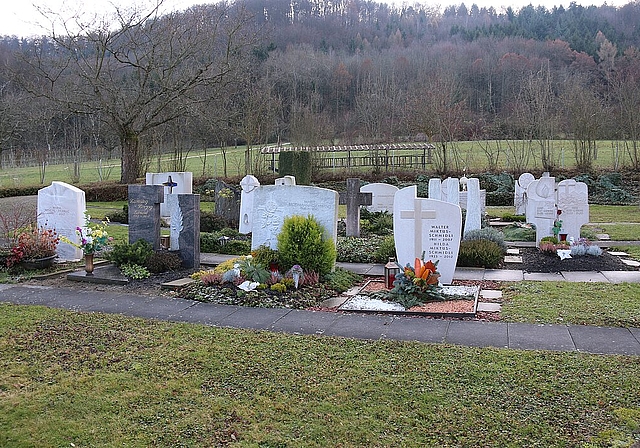 Einzigartig: Die Doppelgräber gibt es nur in Witterswil. Foto: Gaby Walther