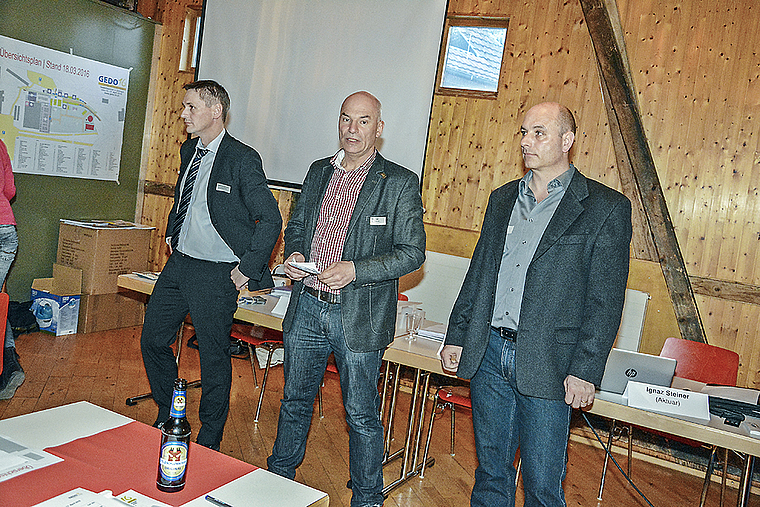 Die GEDO 16 ist auf Kurs: Darüber informierten OK-Präsident Martin Vögtli (Mitte), Roman Baumann Lorant (links, Sponsor-ing) und Jürg Auer (Standbau).  Foto: Roland Bürki