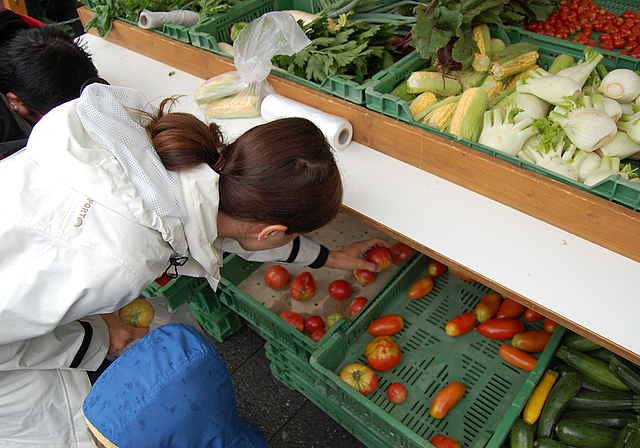 Saisonales Angebot: Die Kunden schätzen die frischen Bioprodukte aus der Region.  Foto: Axel Mannigel