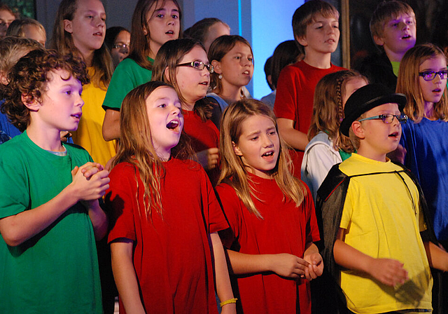 Schlusslied: Der Chor läuft nochmals zur Hochform auf.   Fotos: Thomas Brunnschweiler