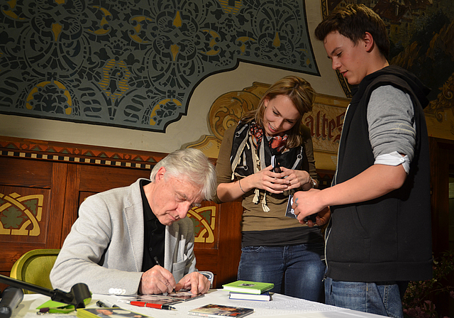 Die Stimme, die Mimik, der Dialekt:  Noch immer begeistert Emil Steinberger – so wie in der Trotte – die Generationen.  Foto: Jay Altenbach