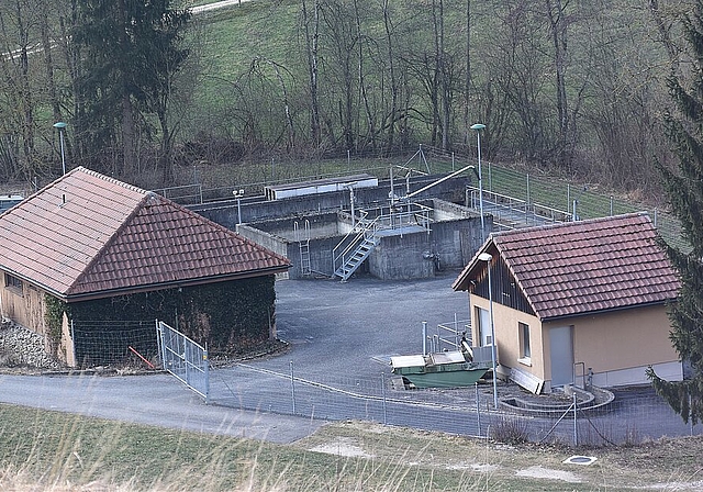 Streitpunkt: ARA vor dem Tor zum Chaltbrunnental. Foto: Bea Asper