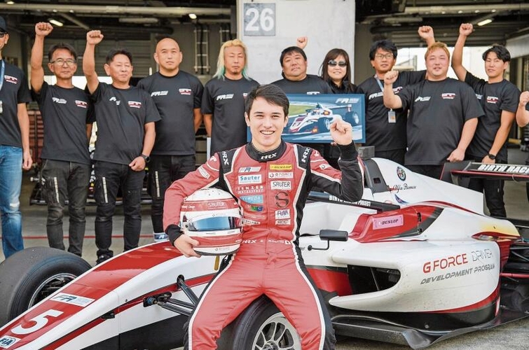 Nicht mehr nur Familiensache: In Japan konnte Michael Sauter auf ein professionelles Team zählen. Fotos: ZVG / Formula Regional Japanese Championship