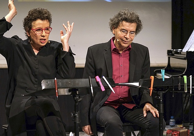 Sibylle und Michael Birkenmeier: Hintergründig, vielseitig, gewandt in Wortspielen und musikalisch versiert.  Foto: zVg