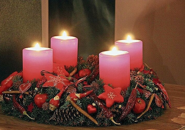 Ungewohnt: Die Kirchen werden in der besinnlichen Advents- und Weihnachtszeit vor organisatorische Proben gestellt. Foto: Symbolbild