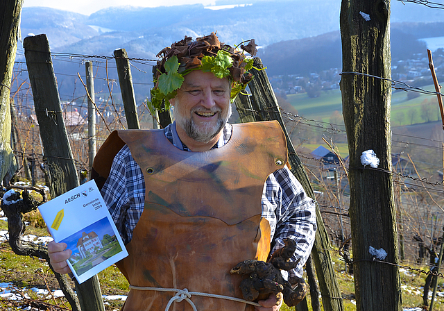 Im «Wegweiser» hats der Räbgäischt entdeckt: «Am zehnte Hornig gnau am zwei, stoot uf em Schlossplatz gross und chlei.»  Foto: Thomas Kramer