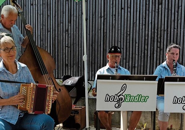 Die Hobländler: (v. l.) Fränzi Widmer (Schwyzerörgeli), Franz Biétry (Bass), Markus Meyer und Gina Palladino (Klarinette). Foto: Thomas Brunnschwiler