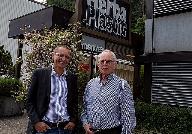 <em>Ideallösung:</em> Markus Gasser (l.) übernimmt von Willy Menth. Foto: Martin Staub