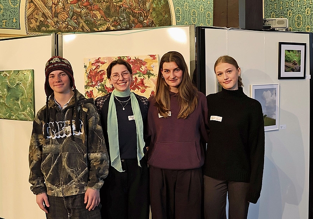 Kunstschaffende: (v. l. n. r.) Len Steger, Aline Hartsleben, Sofia Giordano und Kayla Guex. Fotos: Florin Bürgler