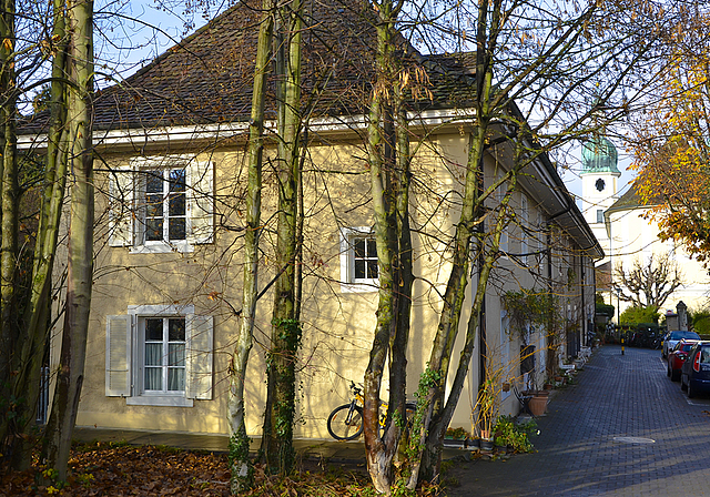 Günstiger wohnen beim Badhof: Die Mieten an der Oberen Gasse bleiben auch unter neuer Besitzerschaft weit unter Marktwert.  Foto: Thomas Kramer