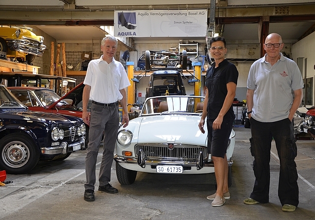 Leidenschaft für Oldtimer (v. l.): Donald Wunderlin, OK-Präsident, Milos Mihajlovic, Medienverantwortlicher, und Roland Pfister, Präsident des Oldtimervereins Walzwerk, freuen sich auf zahlreiche Besucherinnen und Besucher.  Foto: Fabia Maieroni