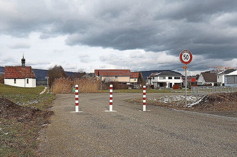 Weiterhin dunkle Wolken über der Neumattstrasse: Büsserach akzeptiert die Schliessung der Strasse nicht. Foto: Gaby walther