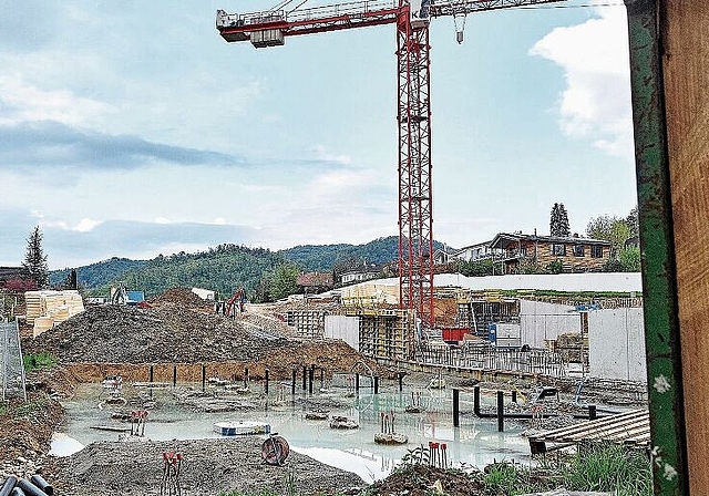 Überflutet: Auf der Baustelle bildete sich ein See aus giftigem Betonwasser, das ins Naturschutzgebiet lief. Foto: Christian Jaeggi