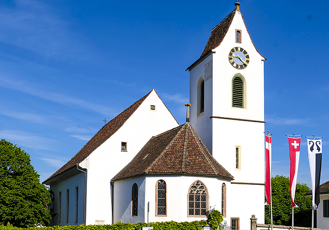 Nicht ganz dicht: Das Dach der St.-Mauritius-Kirche in Dornach muss dringend saniert werden.  Foto: WOB Archiv