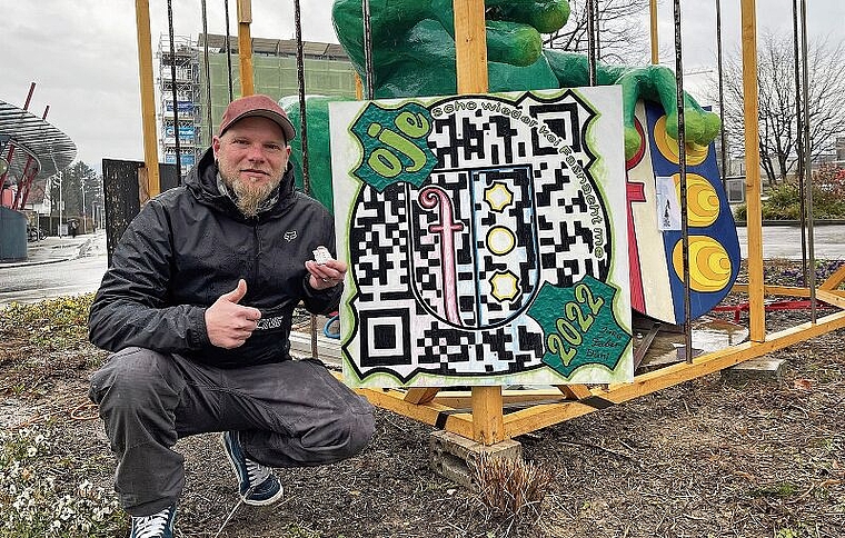 Hat die Reinacher Blaggedde «in letzter Minute» gestaltet: Daniel Wenger, hier beim «Kreiselfrosch». Foto: Axel Mannigel