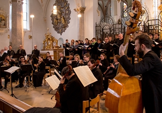 Schlicht grossartig: Das La Cetra Barockorchester &amp; Vokalensemble Basel in der Basilika Mariastein. Foto: Martin Staub