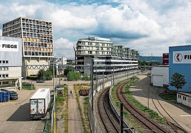 Noch Industrie: Das Dreispitzareal ist bereit für zwei Fakultäten der Uni Basel.Foto: Archiv/Kenneth Nars