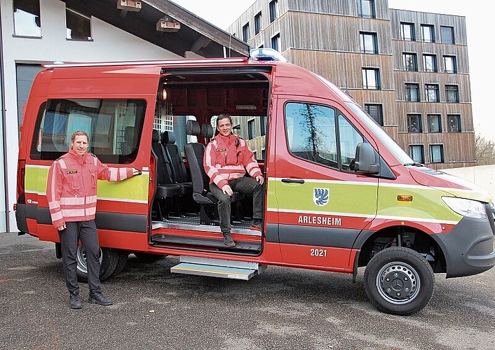 Sind stolz auf «ihren» Malibu: Gian Völlmin (l.) und Andreas Suter, Verantwortliche der Beschaffungskommission. Foto: Tobias Gfeller
