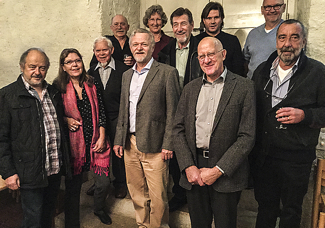 Wurden am Samstag von der IG Dorf und Gstad für ihre lange Mitgliedschaft geehrt: Unten (v. l.): Hans Kunz, Ursula Steiner, Toni Hunkeler, Hansruedi Zingg, Felix Brodbeck, Mäni Koffel. Oben (v. l.): Claude Kaspar, Bea Hunkeler, Karl Müller,
