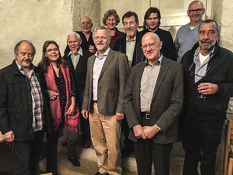 Wurden am Samstag von der IG Dorf und Gstad für ihre lange Mitgliedschaft geehrt: Unten (v. l.): Hans Kunz, Ursula Steiner, Toni Hunkeler, Hansruedi Zingg, Felix Brodbeck, Mäni Koffel. Oben (v. l.): Claude Kaspar, Bea Hunkeler, Karl Müller,
