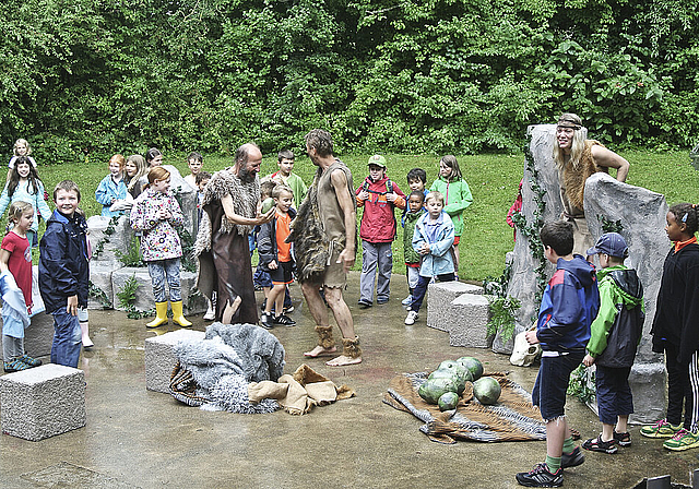 Interaktiv: Für einmal gehen Zuschauerraum und Theaterbühne ineinander über.  Foto: Bea Asper