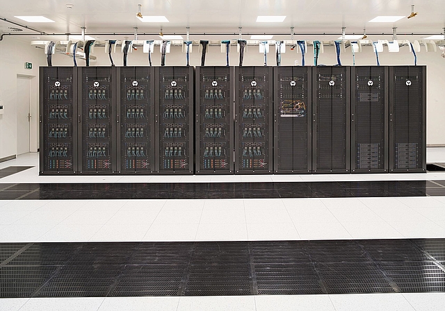 Schwarze Kästen mit viel Power: In Arlesheim steht einer der leistungsfähigsten kommerziell nutzbaren KI-Supercomputer Europas. Foto: ZVG