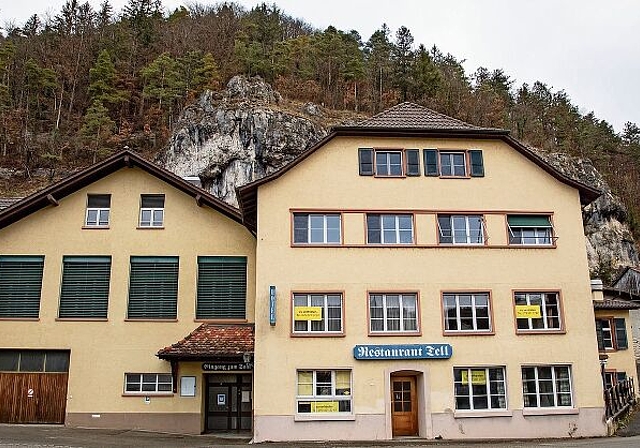 Grund für den Grossaufmarsch: Der Kauf der Liegenschaft «Tell», die jetzt mit Ausnahme eines Stockwerkeigentums der Einwohnergemeinde gehört. Foto: Martin Staub