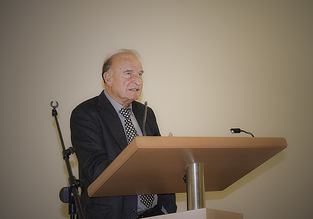 Kompetenter Referent: Peter Arbenz charakterisierte die gegenwärtige Flüchtlingssituation.  Foto: Bea Asper