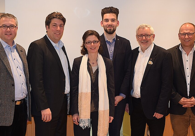 Amteiversammlung: (v.l.) Remo Ankli (FDP-Regierungsrat), die Referenten Michael Schwaller, Anita Panzer und Nicolas A. Rimoldi, Präsident FDP Dorneck-Thierstein Mark Winkler und Ortsparteipräsident Roland Matthes. Foto: Bea Asper