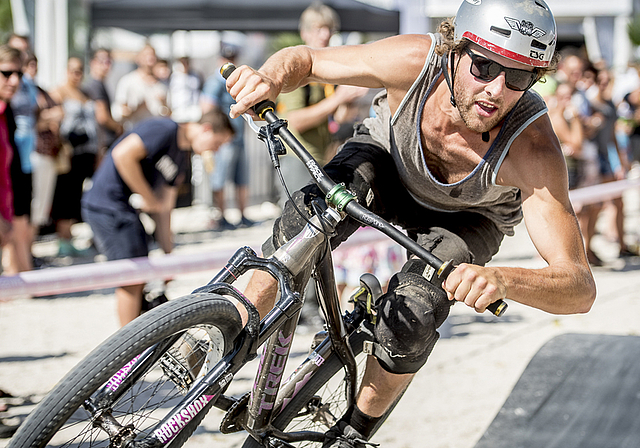 Zweitägiges Spektakel: Das Bikefestival Basel versammelt auf dem Schänzli die ganze Welt auf zwei Rädern.  Foto: ZVG