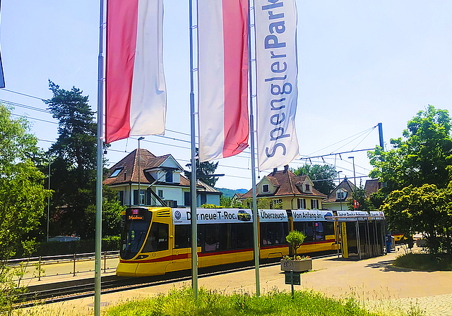 Optimaler Anschluss: Dank ÖV rechnet die Gemeinde mit relativ wenig Mehrverkehr.   Foto: Caspar Reimer