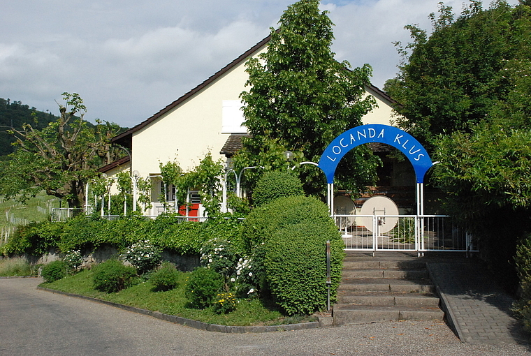 Wurden zu Unrecht in ein schiefes Licht gerückt: Die Locanda Klus und ihre Vorgeschichte.  Foto: Thomas Brunnschweiler