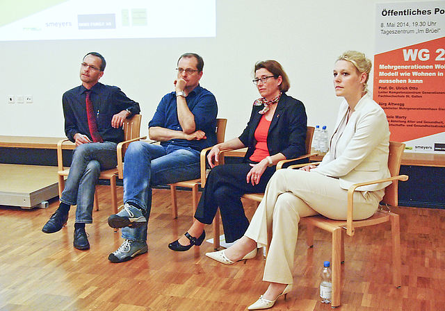 Wie wohnen im Alter? Von links: Ulrich Otto, Fachhochschule St. Gallen; Jürg Altwegg, Giesserei Winterthur; Gabriele Marty, Kanton BL; Christina Hatebur, Generalsekretärin CVP BL, Podiumsleiterin.  Foto: Tobias Gfeller
